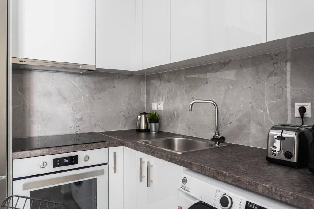 Sublime 1Br Apartment In Koukaki By Upstreet Atenas Exterior foto